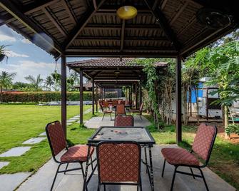 Veerdency Luxury Resort - Bangalore - Pátio