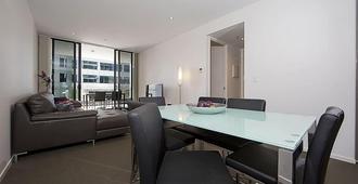 Accommodate Canberra - Manhattan - Canberra - Dining room