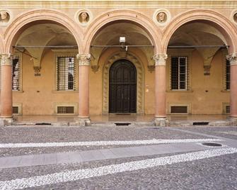 Casa Isolani Charms Rooms Santo Stefano - Bolonia - Edificio