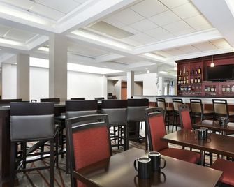 Radisson Hotel Akron/Fairlawn - Akron - Bar