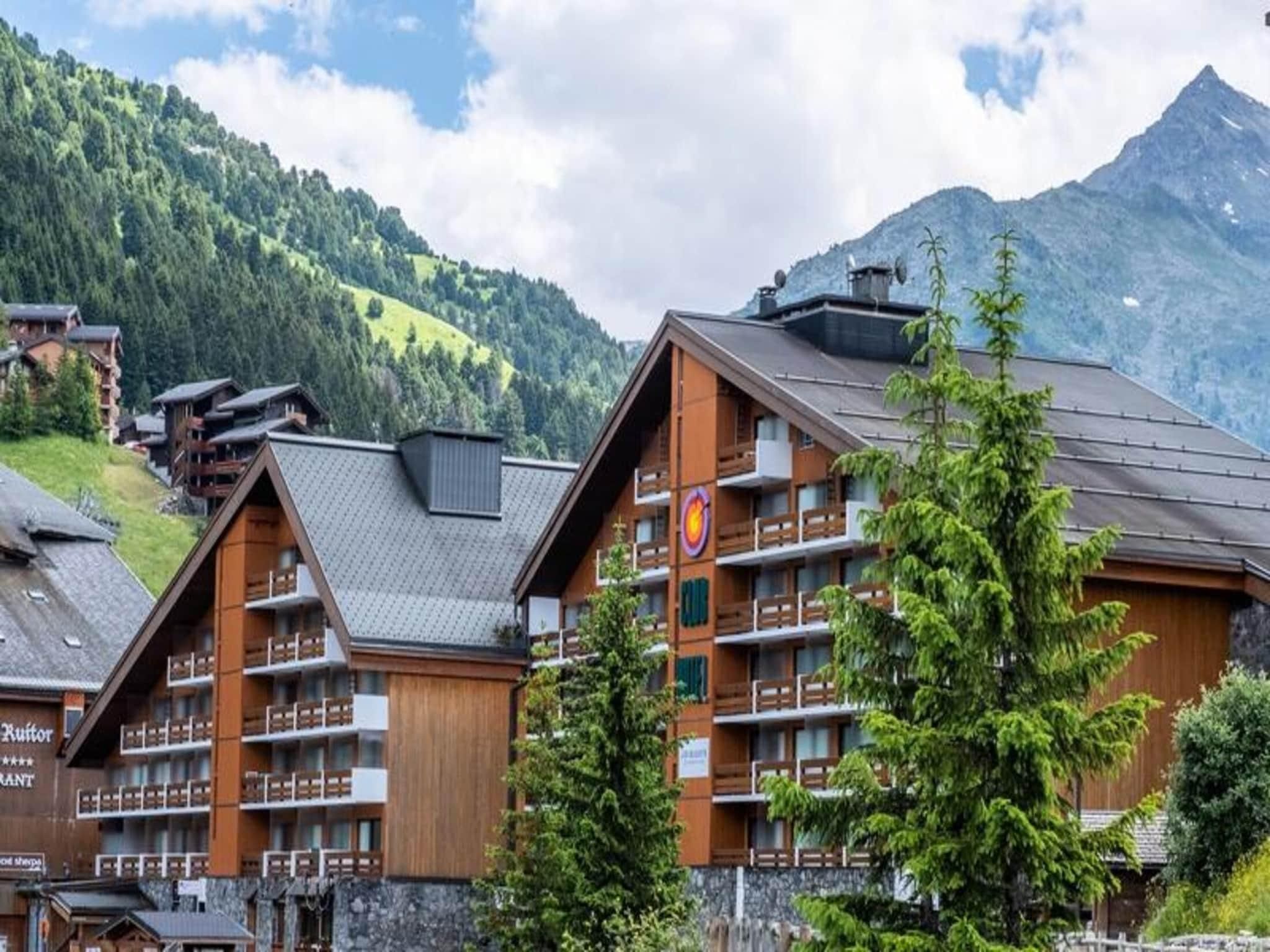 ميربيل ريزيدونس بيير إيه فاكونس ليه بوليه