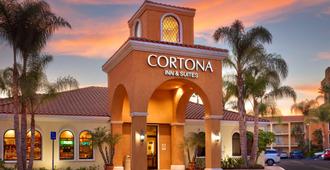 Cortona Inn & Suites Anaheim Resort - Anaheim - Gebäude