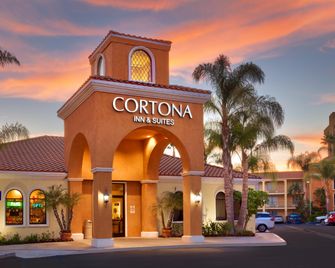 Cortona Inn & Suites Anaheim Resort - Anaheim - Edifício