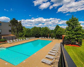 Discover All Weather Adventure Laconia 3br Condo - Laconia - Pool