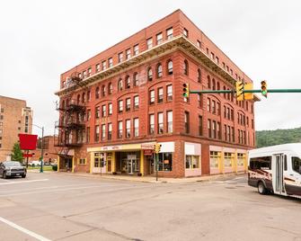 OYO Hotel Bradford Main St Pa - Bradford - Servicio de la propiedad