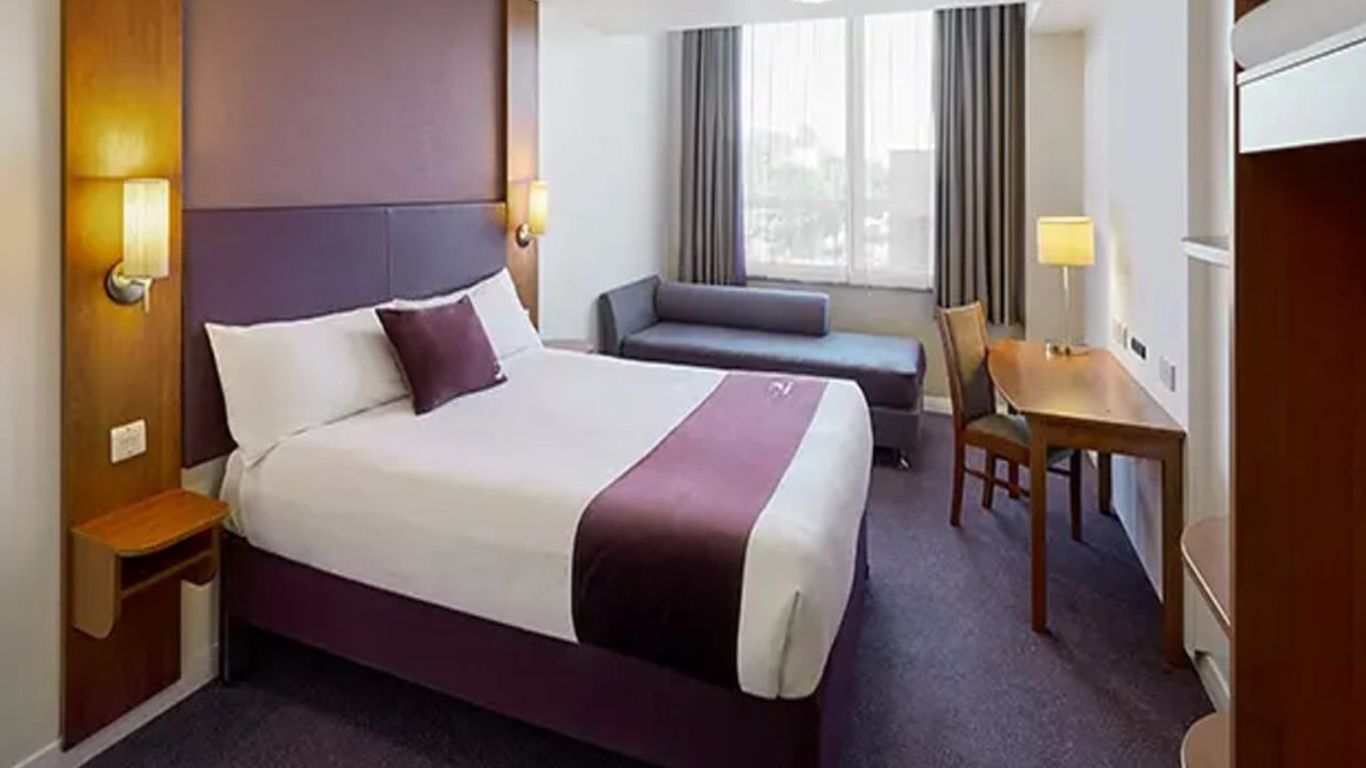 Premier Inn Falkirk Central