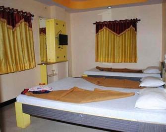 Hotel Shree Rudraksh - Somnāth - Bedroom