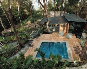 re:center - Cobano - Pool