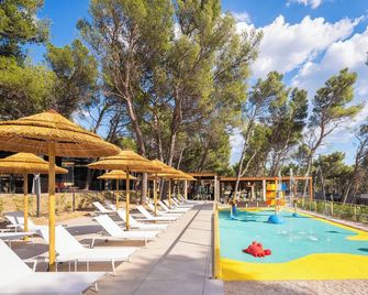 Pinadria Camping Resort - Mobile Homes - Baška Voda - Bazén