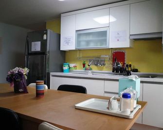 Yakorea Hostel Gangnam - Seoul - Phòng bếp