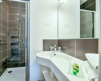 Logis Hôtel & Restaurant La Villa Bleue - Cambo-les-Bains - Badkamer