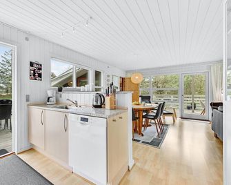 Beautiful Home in Skjern With Kitchen - Skjern - Cocina
