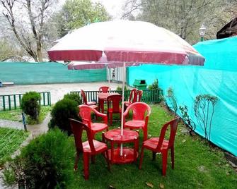 Grand Heritage Resort - Pahalgam - Patio