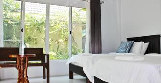 Rommai Rimnaam Resort - Mueang Ranong - Bedroom