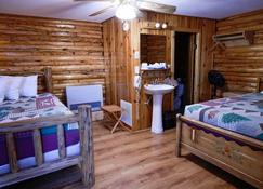 Twin Pines Lodge And Cabins - Dubois - Camera da letto