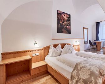 Hotel Walther v.d. Vogelweide Superior - Chiusa/Klausen - Bedroom