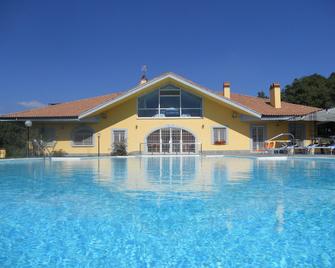 Agriturismo Il Casale Delle Ginestre - Tragliatella - Pool