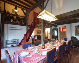 Farmhouse in Nieuwleusen near Lake and Nature - Bergen op Zoom - Dining room