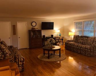 House close to University of Alabama - Tuscaloosa - Living room