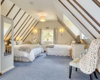Homely cottage located in a fabulous village - Augusta Cottage - Bourton-on-the-Water - Bedroom