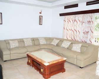 Muyenga Luxury Vacation Home - Kampala