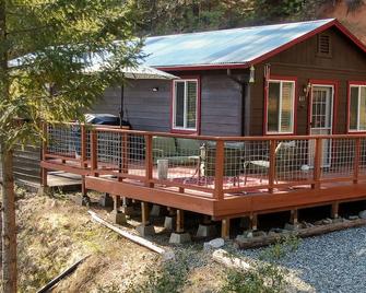 Poker Bar Farms - Cabin in the Woods w\/ Hot Tub - Douglas City - Building