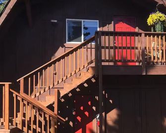 Mckinley Creekside Cabins & Cafe'-The Carlo Loft - Denali Park