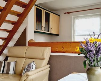 Gemütliches Kleines Ferienhaus mit Großem Privaten Garten im Harz - Südharz - Living room