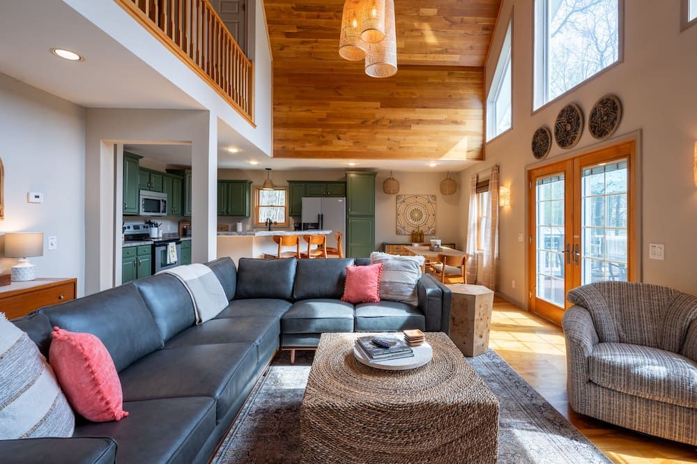 Lakefront Chalet - Pet Friendly No Fee - DuBois - Wohnzimmer