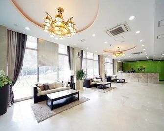 Jinan Red Ginseng Spa & Villa - Wanju - Recepción