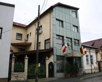 Flamingo Hotel - Piteşti - Building