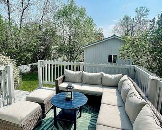 2-Bedroom Suite in the Heart of Downtown - Weyburn