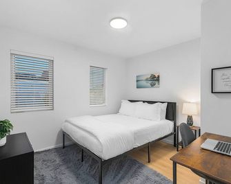 The Cloudbreak Townhome - Seattle - Bedroom