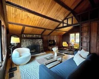 The Stonefire Cabin! - Sparta - Sala de estar