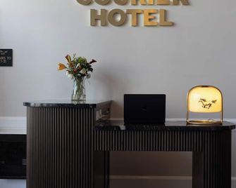 The Courier Hotel - Salem - Lounge