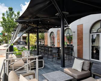 Courtyard by Marriott Springfield Downtown - Springfield - Patio