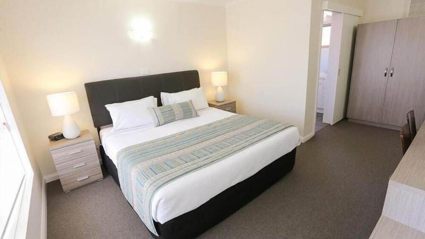 Seven Pines Motor Inn