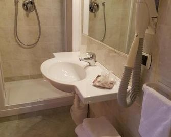 Hotel Ciampian - Moena - Bathroom