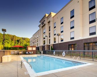 Hampton Inn Birmingham/Leeds - Leeds - Zwembad