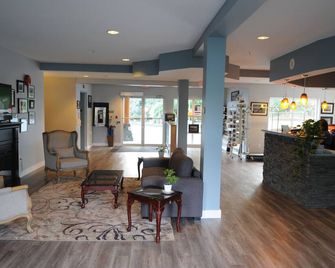 Quarterdeck Inn Port Hardy - Port Hardy - Lobby
