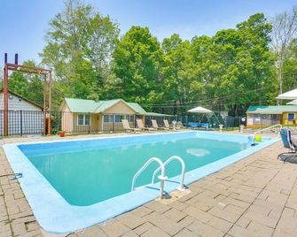 6 Mi to State Park: Mongaup Valley Cabin! - Mongaup Valley - Pool