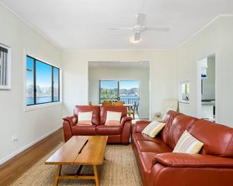 Sunnyside Up Unit 1, 3 Mcdonalds Place Evans Head - Evans Head - Sala de estar