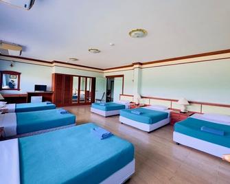 Bang Pu Recreation Center Hotel - Mueang Samut Prakan - Bedroom
