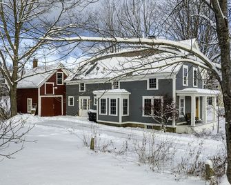 Chester Farmhouse Ski Retreat near Slopes - Chester - Gebäude
