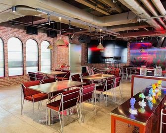 James Joyce Coffetel (Harbin Institute of Technology) - هاربين - مطعم