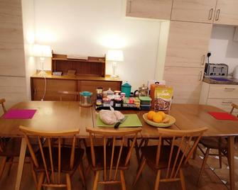 King-size bed B&B + self-catering - London - Dining room