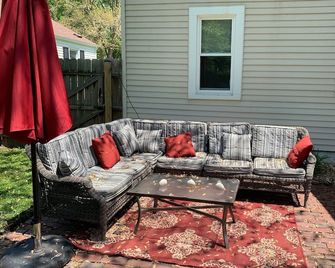 Pet Friendly Cute Home In Spring Lake~ - Spring Lake - Patio