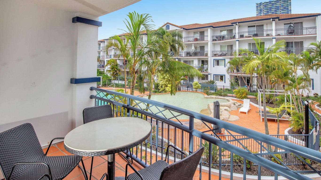 Blue Water Bay Luxury Villas - Southport