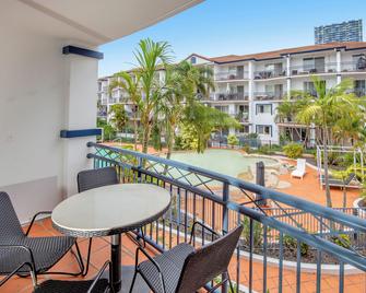 Blue Water Bay Luxury Villas - Southport - Southport - Balkón