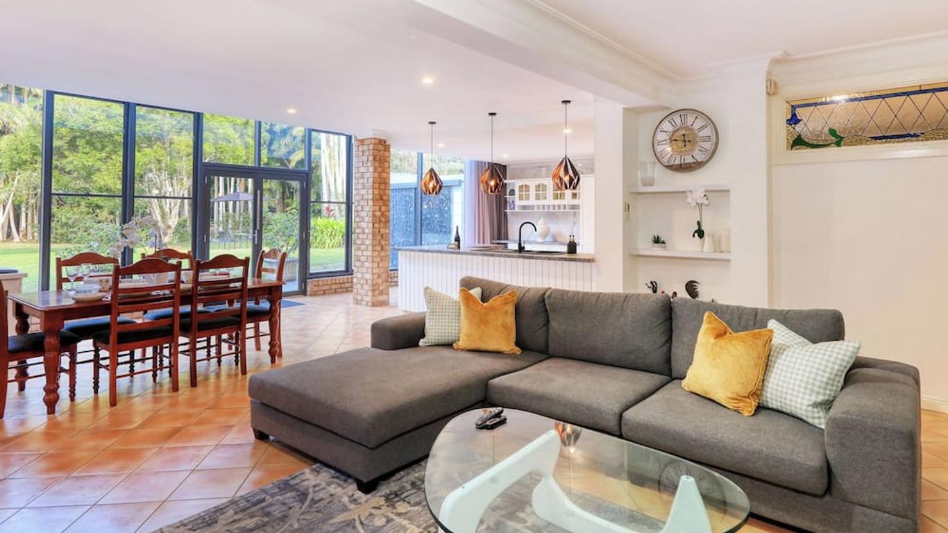Mt Tamborine Stonehaven Manor